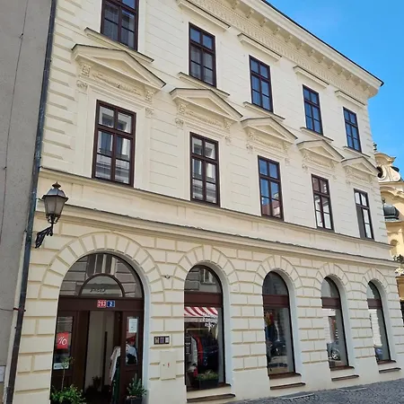 Moderni Podkrovni 2kk U Namesti S Klimatizaci アパート